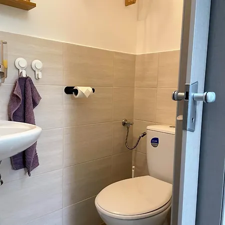 Cozy Little Hideaway بيت ضيافة