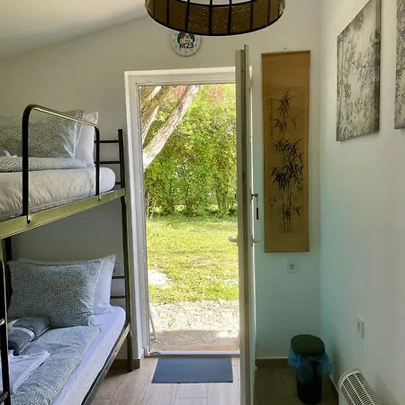 Cozy Little Hideaway בית הארחה